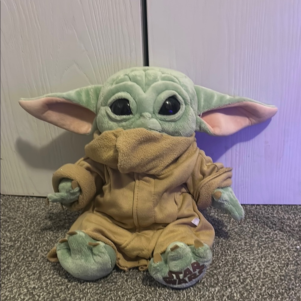 Star Wars Green and Tan Plush Toy